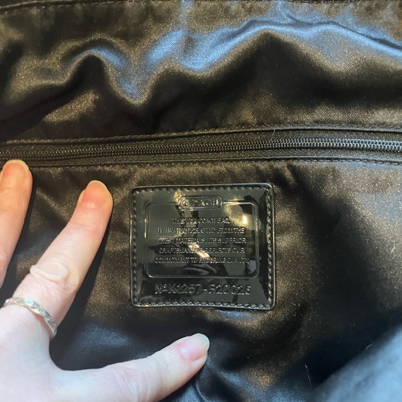 Coach Black poppy signature Shoulder Bag in beautiful used condition! - Picture 6 of 8